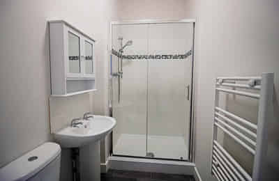 Kitchen?w=400&h=260&fit=crop&q=40&auto=format&trim=auto