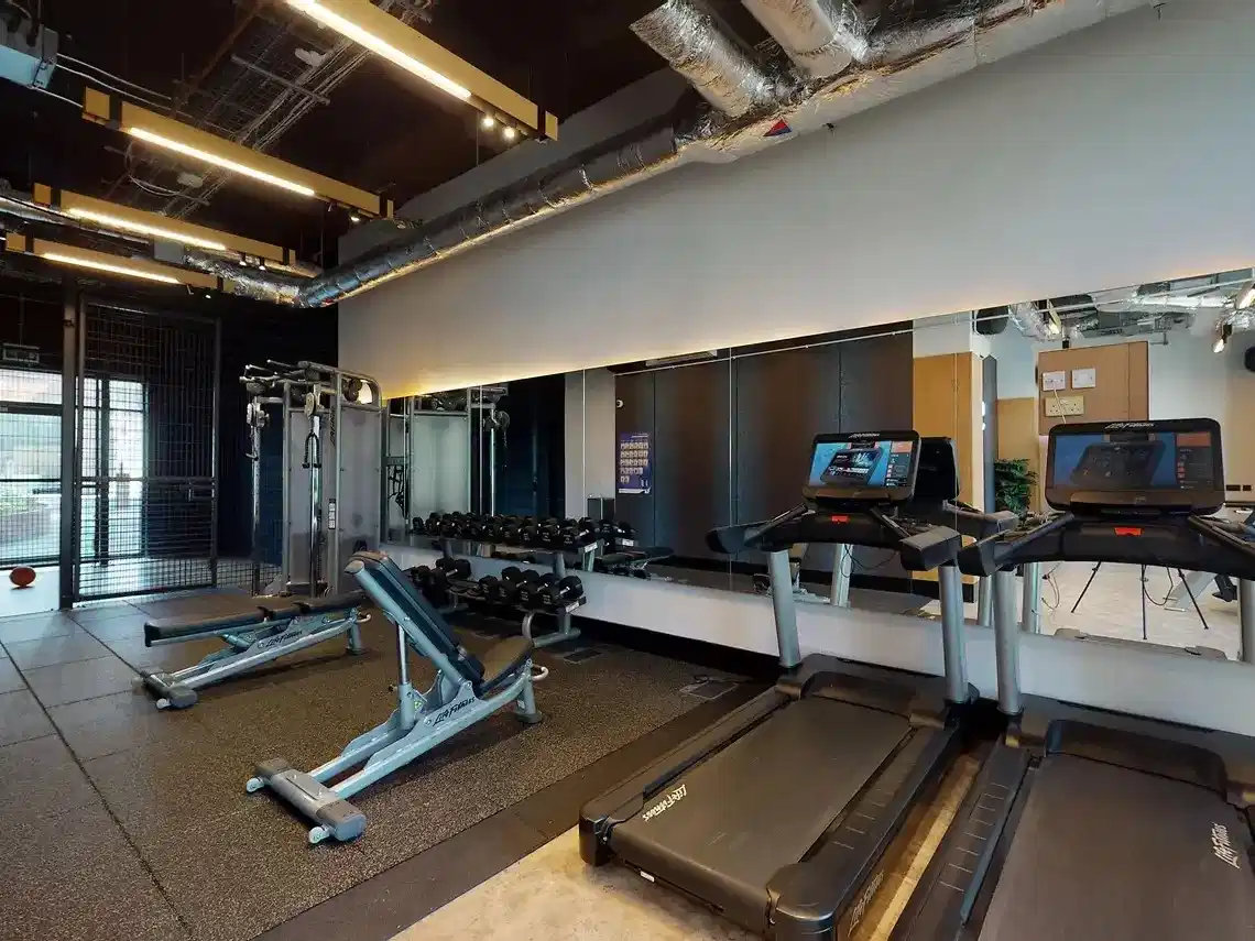 Common Area?w=400&h=260&fit=crop&q=40&auto=format&trim=auto