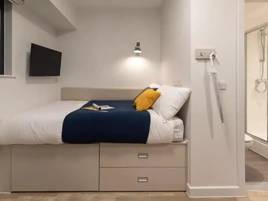 Amenities?w=400&h=260&fit=crop&q=40&auto=format&trim=auto