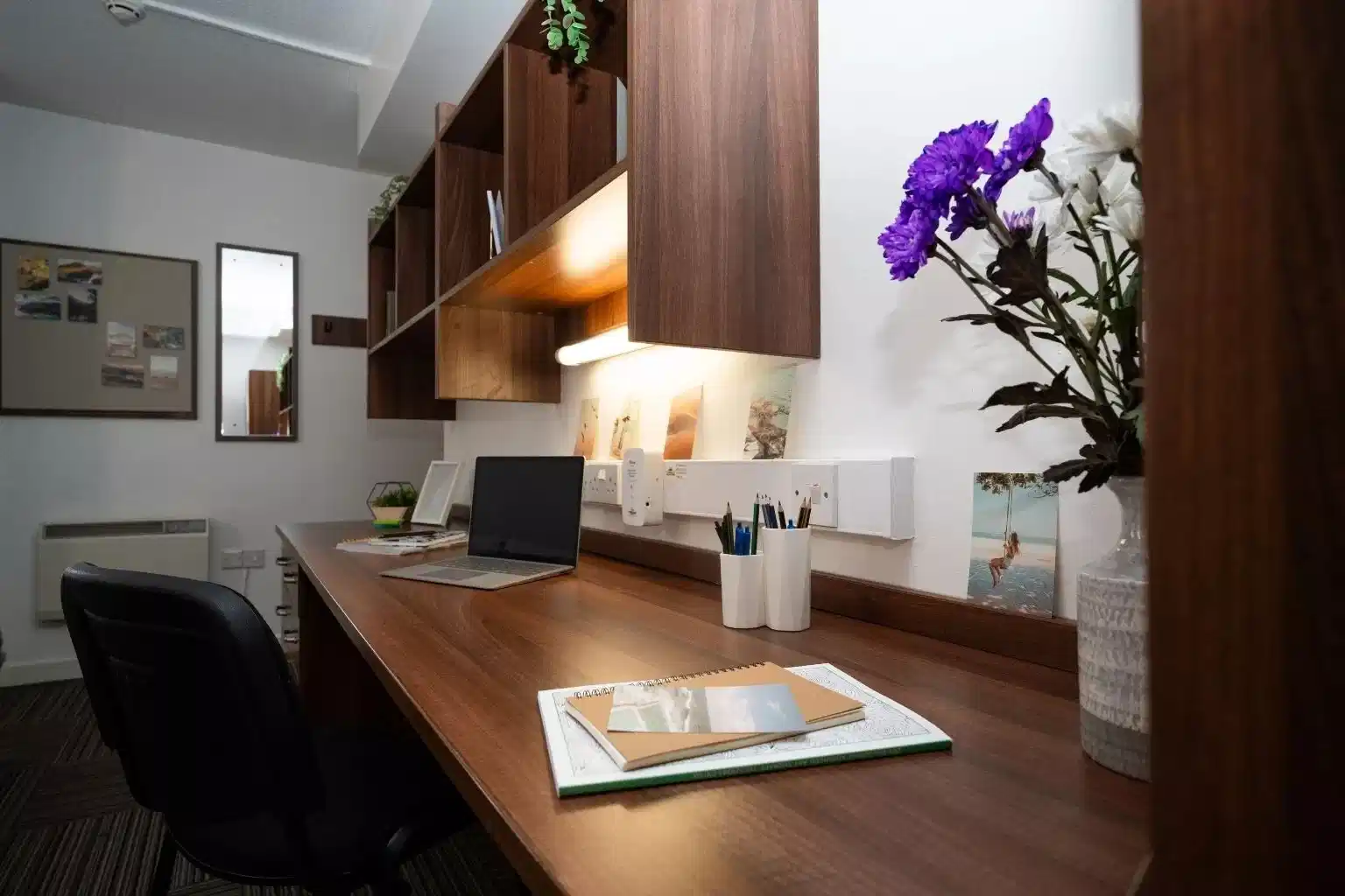 Amenities?w=400&h=260&fit=crop&q=40&auto=format&trim=auto