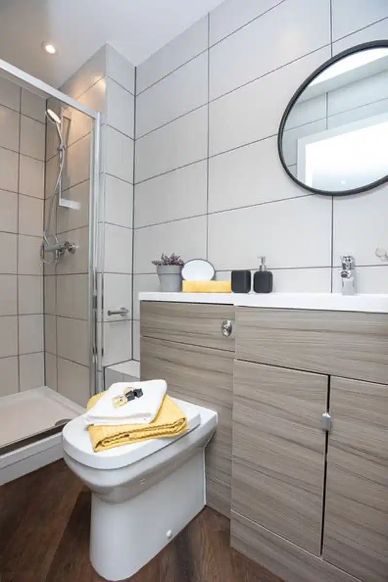 Amenities?w=400&h=260&fit=crop&q=40&auto=format&trim=auto