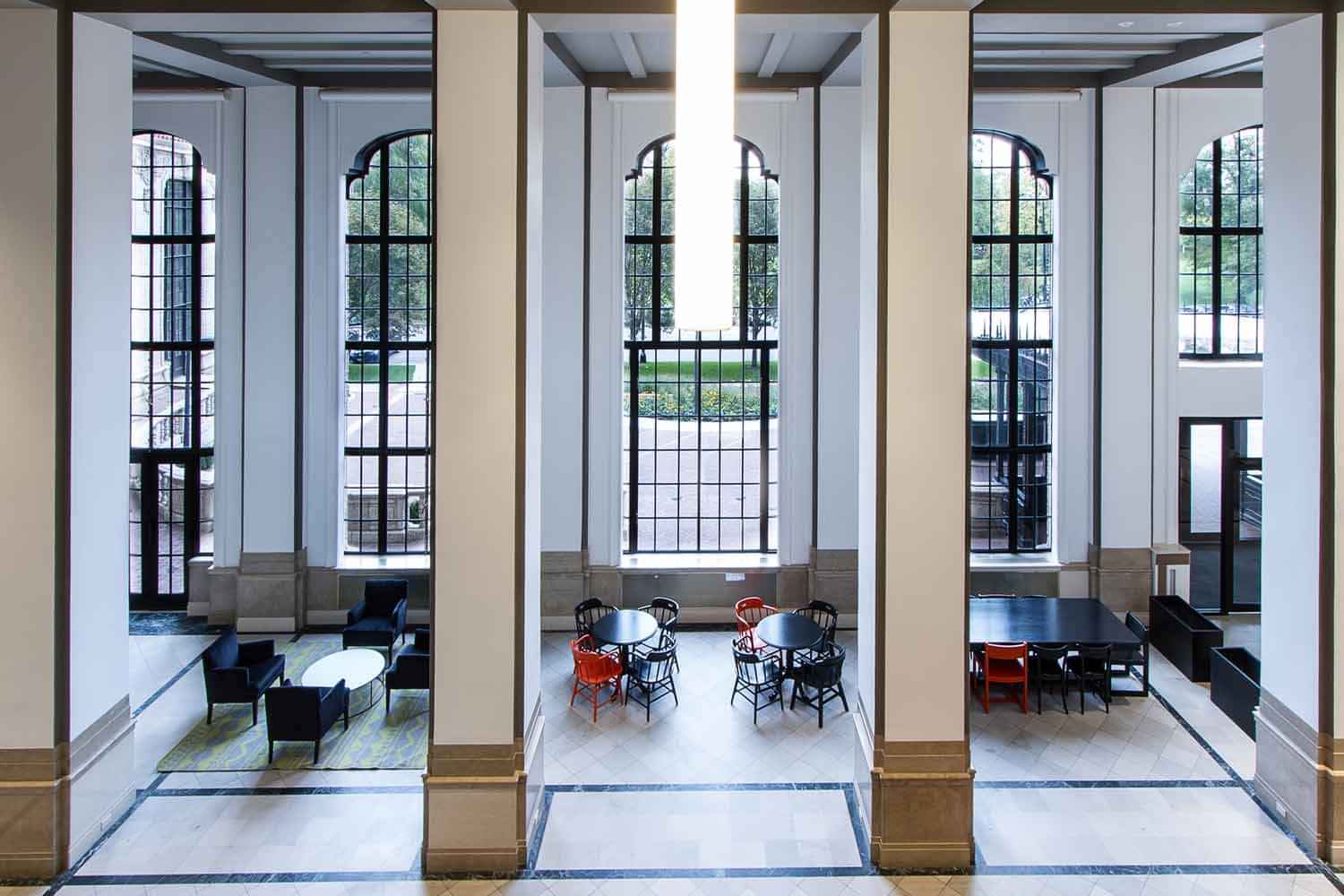 Shoreland, Chicago - Chicago, Illinois, United States - Amenities