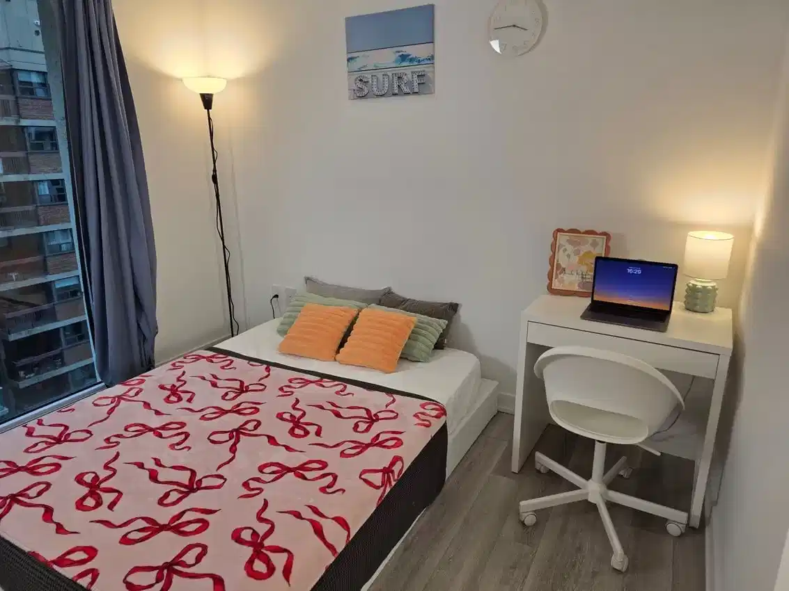 Amenities?w=400&h=260&fit=crop&q=40&auto=format&trim=auto