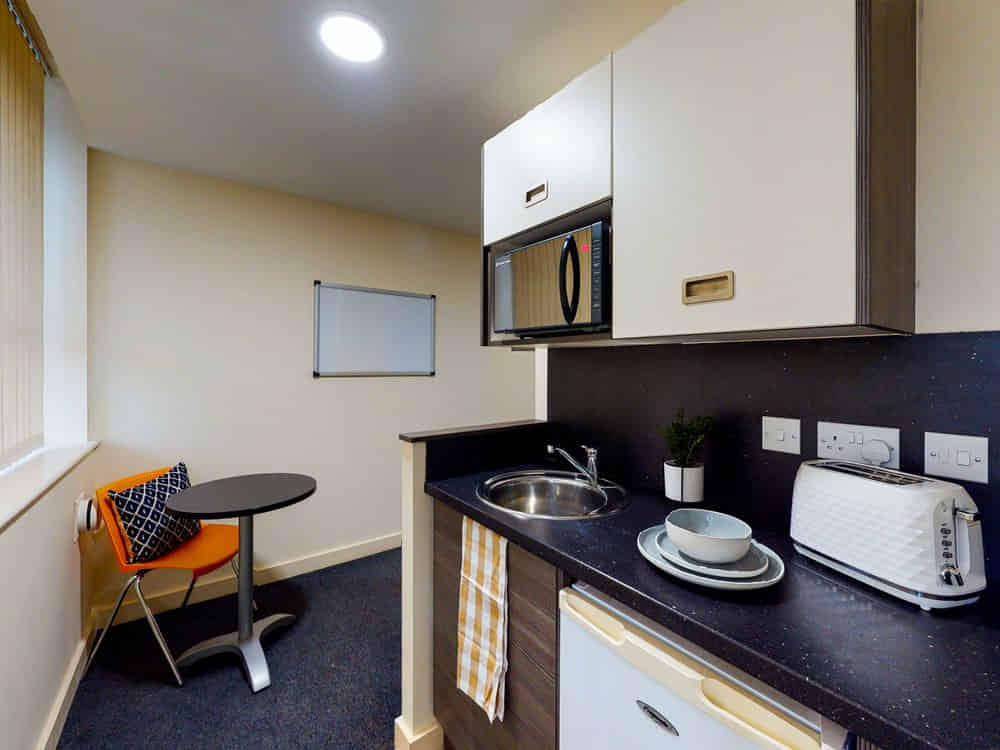 Premier En-Suite - Bedroom?w=400&h=260&fit=crop&q=40&auto=format&trim=auto