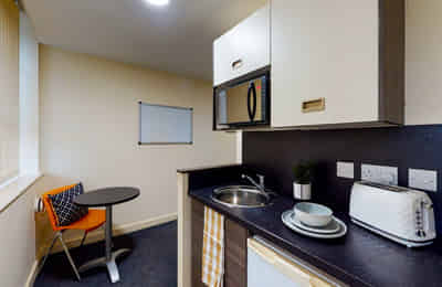 Premier En-Suite - Bedroom?w=400&h=260&fit=crop&q=40&auto=format&trim=auto