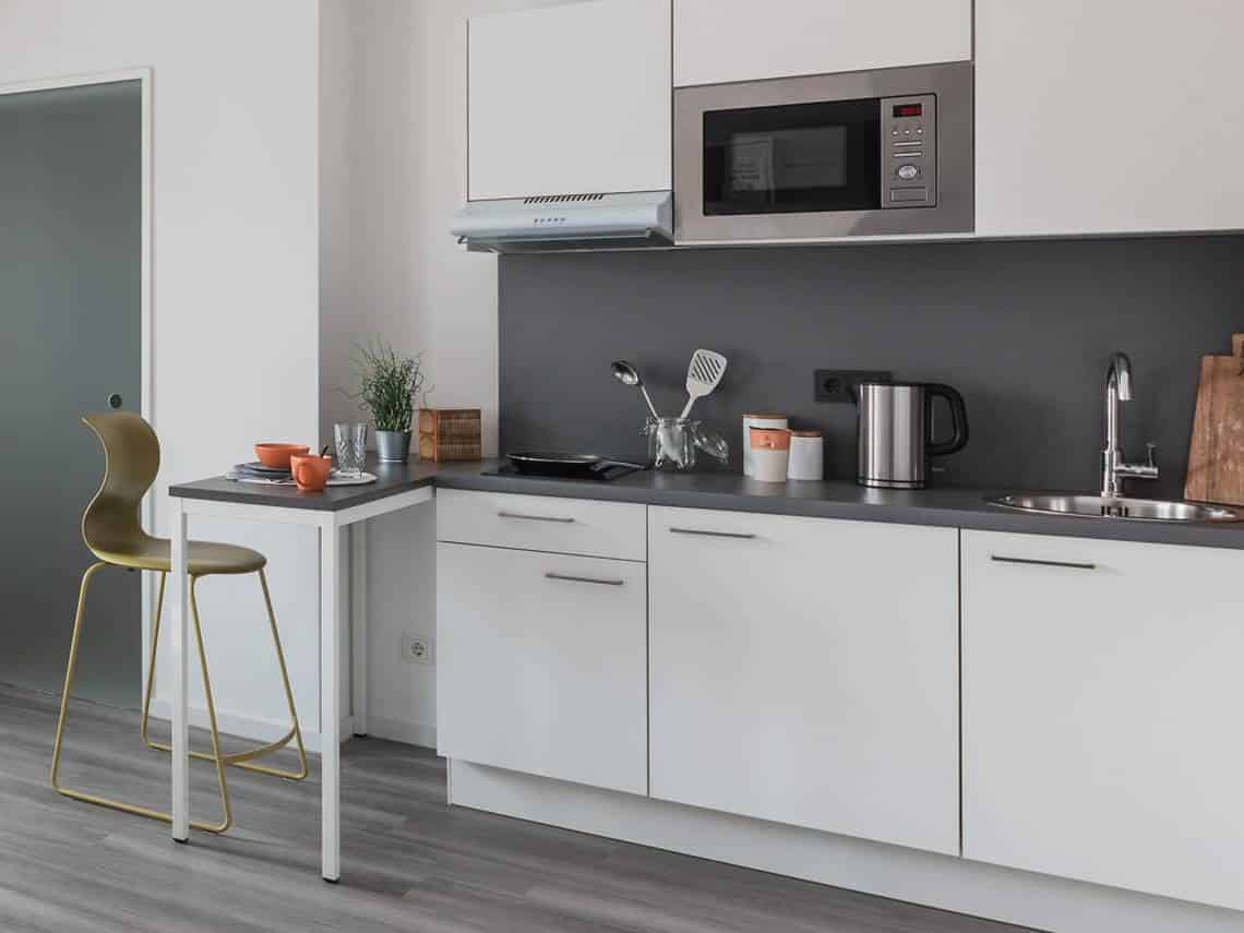 Common Area?w=400&h=260&fit=crop&q=40&auto=format&trim=auto