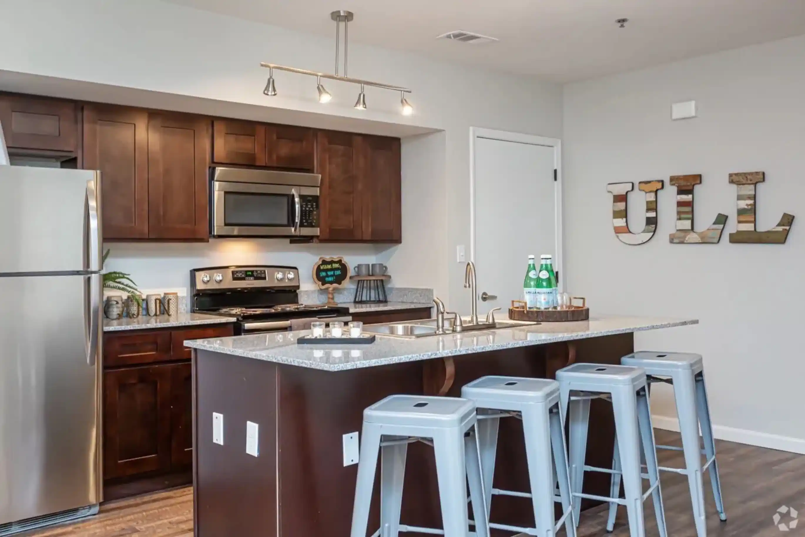 The Pointe at Pinhook, Lafayette - Lafayette, Louisiana, United States - Kitchen