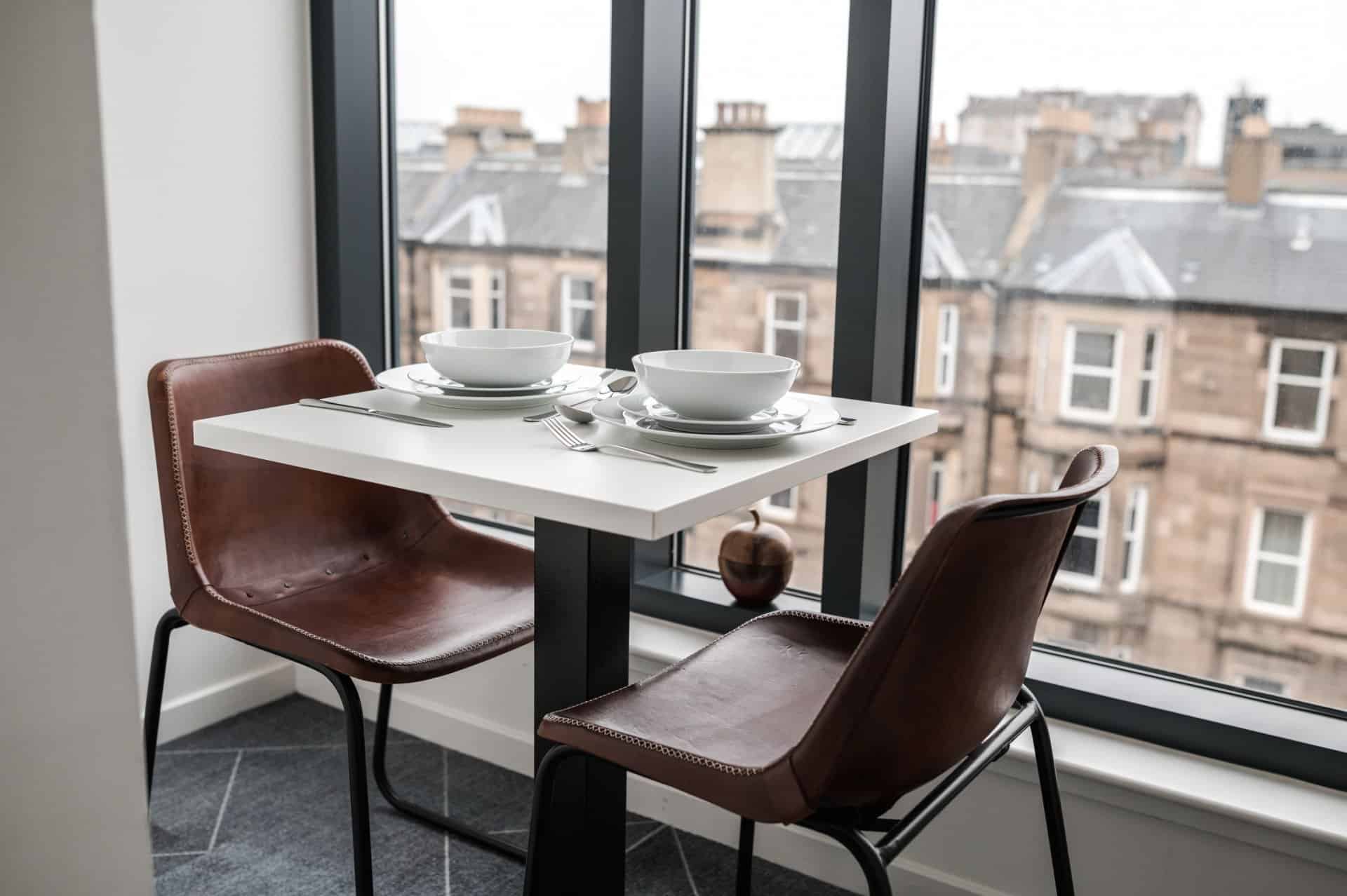 Common Area?w=400&h=260&fit=crop&q=40&auto=format&trim=auto