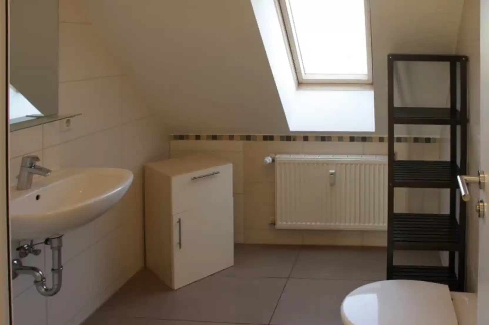 Oberlandstraße 102, Berlin - Berlin, Germany - Private Room (17 Sqm) - Bathroom