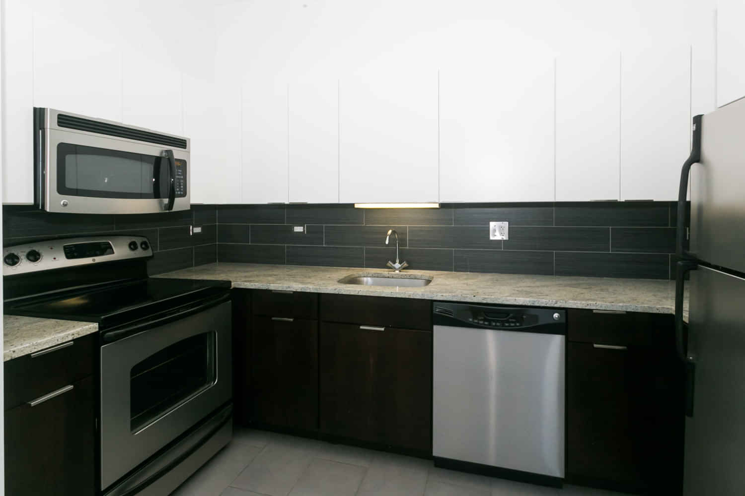 Exterior?w=400&h=260&fit=crop&q=40&auto=format&trim=auto