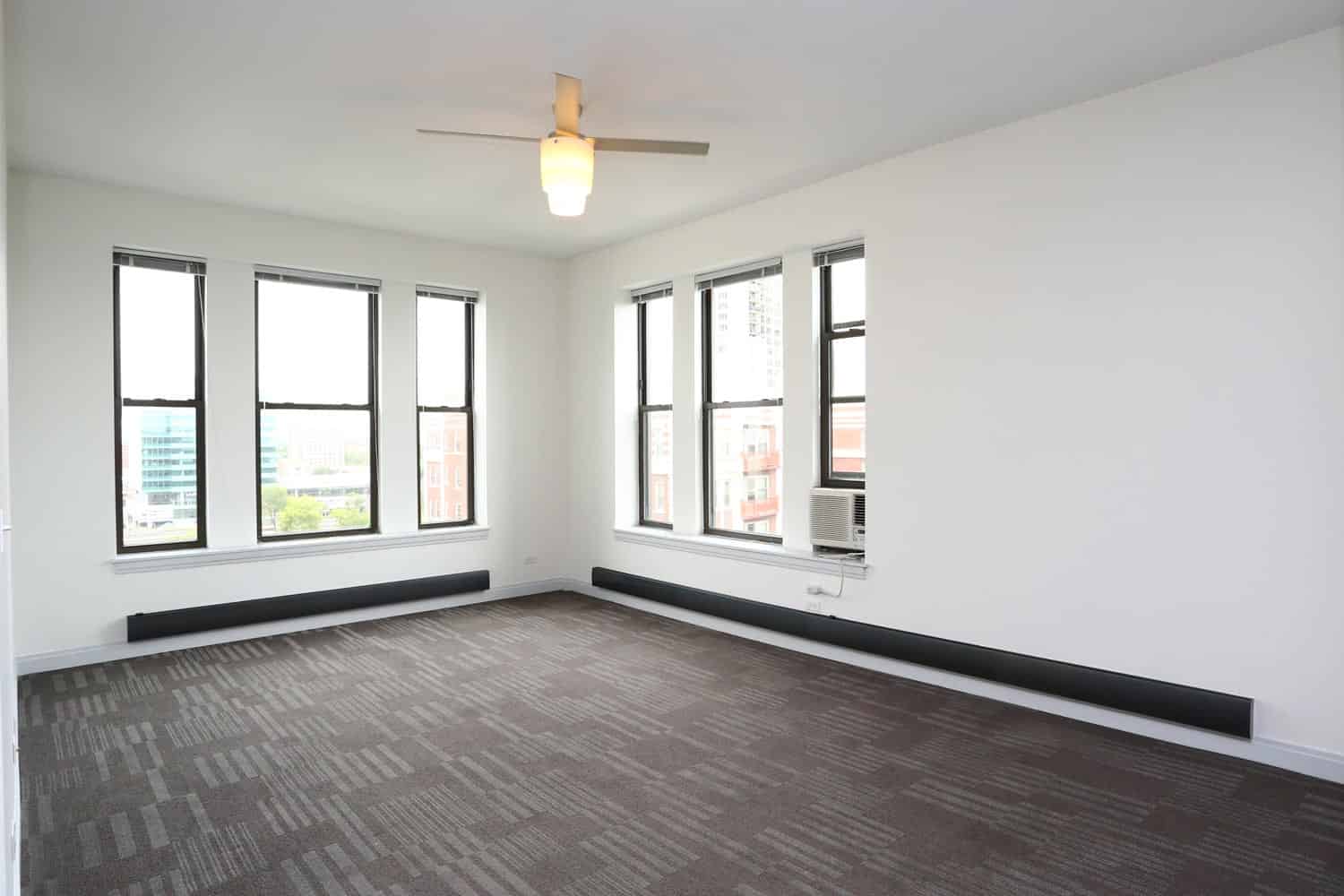 Exterior?w=400&h=260&fit=crop&q=40&auto=format&trim=auto