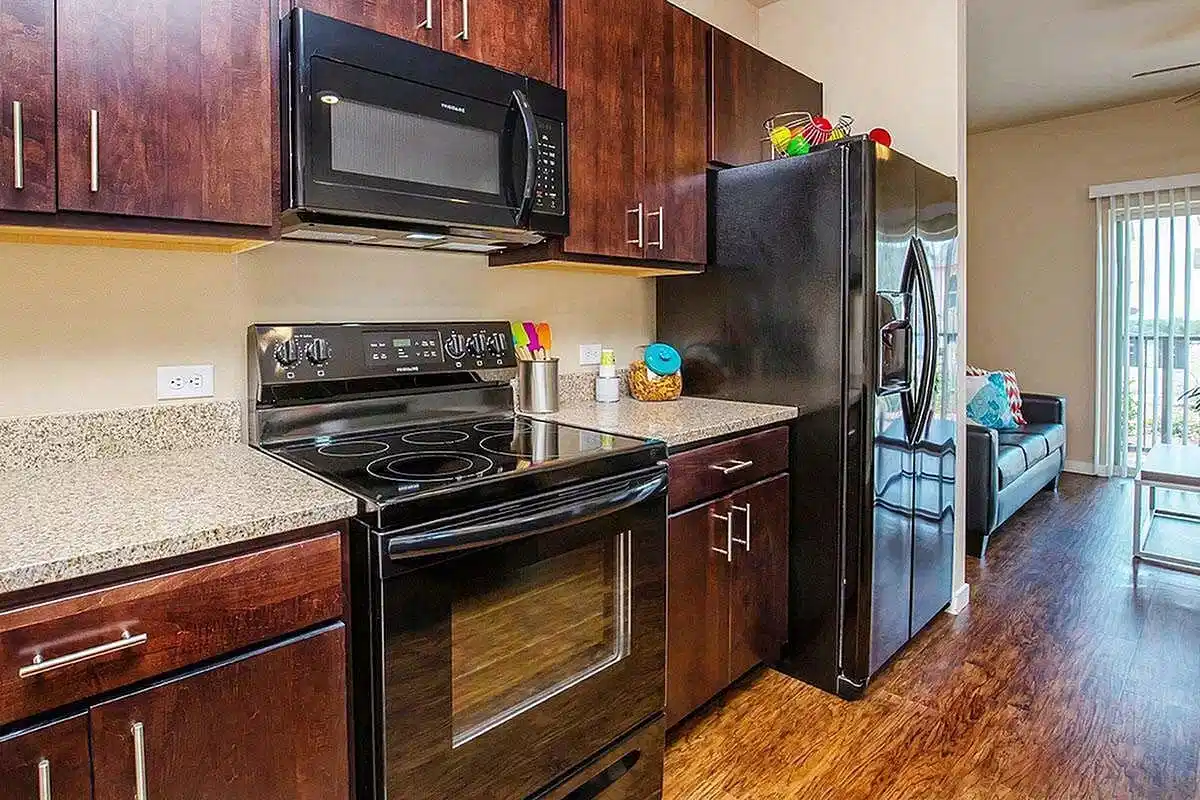 Amenities?w=400&h=260&fit=crop&q=40&auto=format&trim=auto