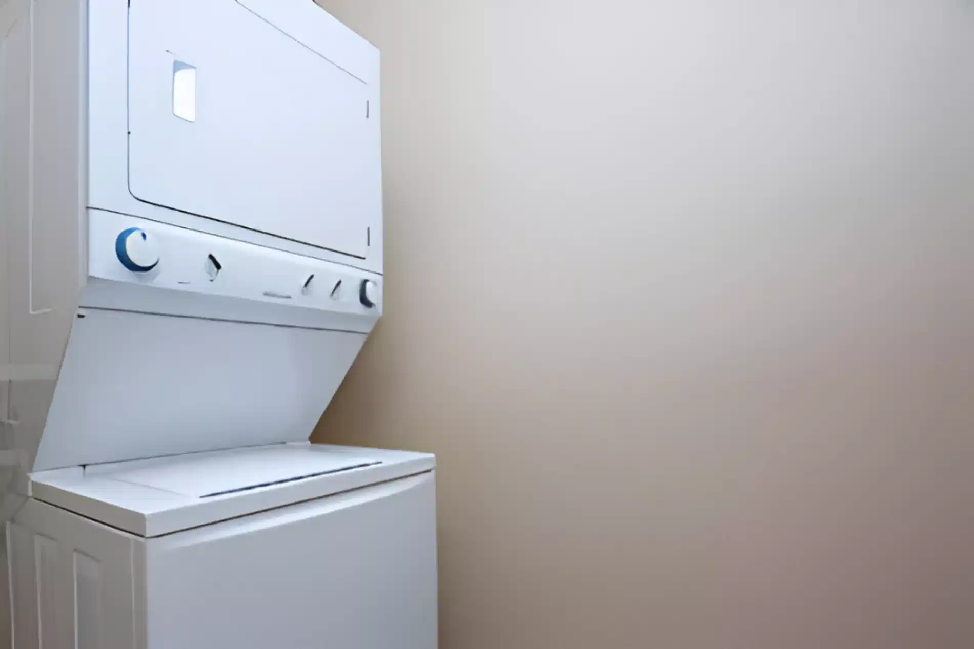 11 West, Colorado - Colorado Springs, Colorado, United States - Amenities