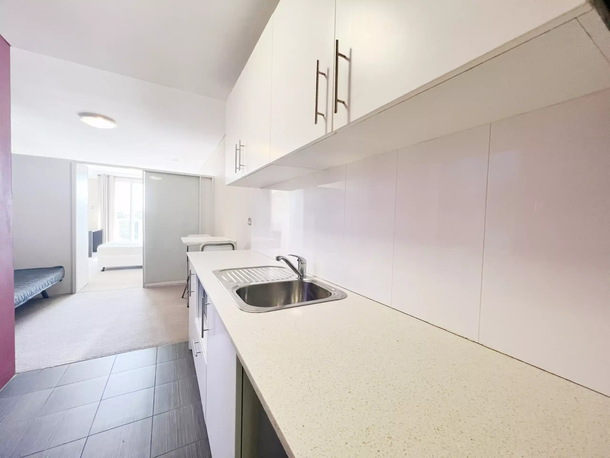 Amenities?w=400&h=260&fit=crop&q=40&auto=format&trim=auto