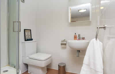 Urban Student Life Canterbury Student Village, Canterbury - Canterbury, England, United Kingdom - Bathroom
