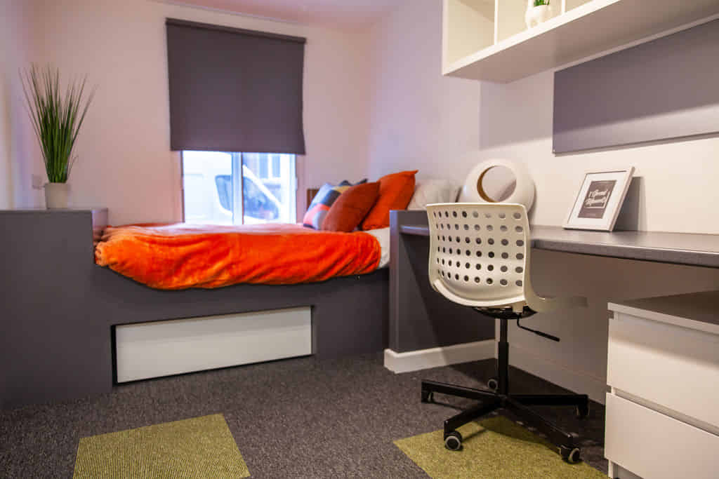 Amenities?w=400&h=260&fit=crop&q=40&auto=format&trim=auto