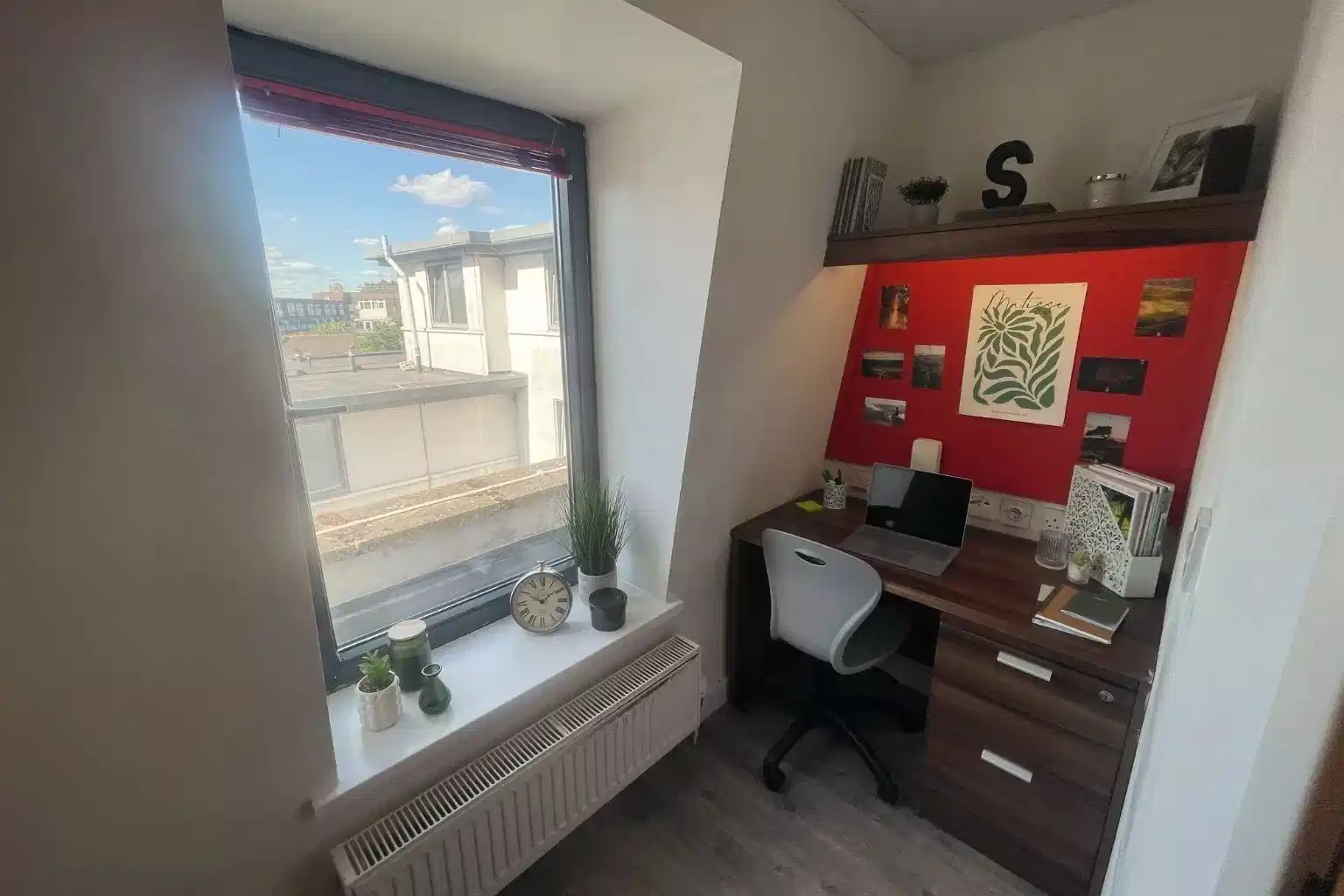 Floor Plan?w=400&h=260&fit=crop&q=40&auto=format&trim=auto