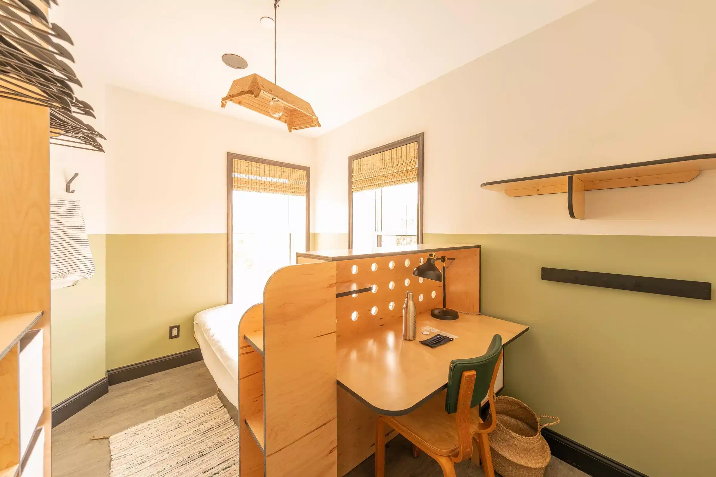 Kitchen?w=400&h=260&fit=crop&q=40&auto=format&trim=auto