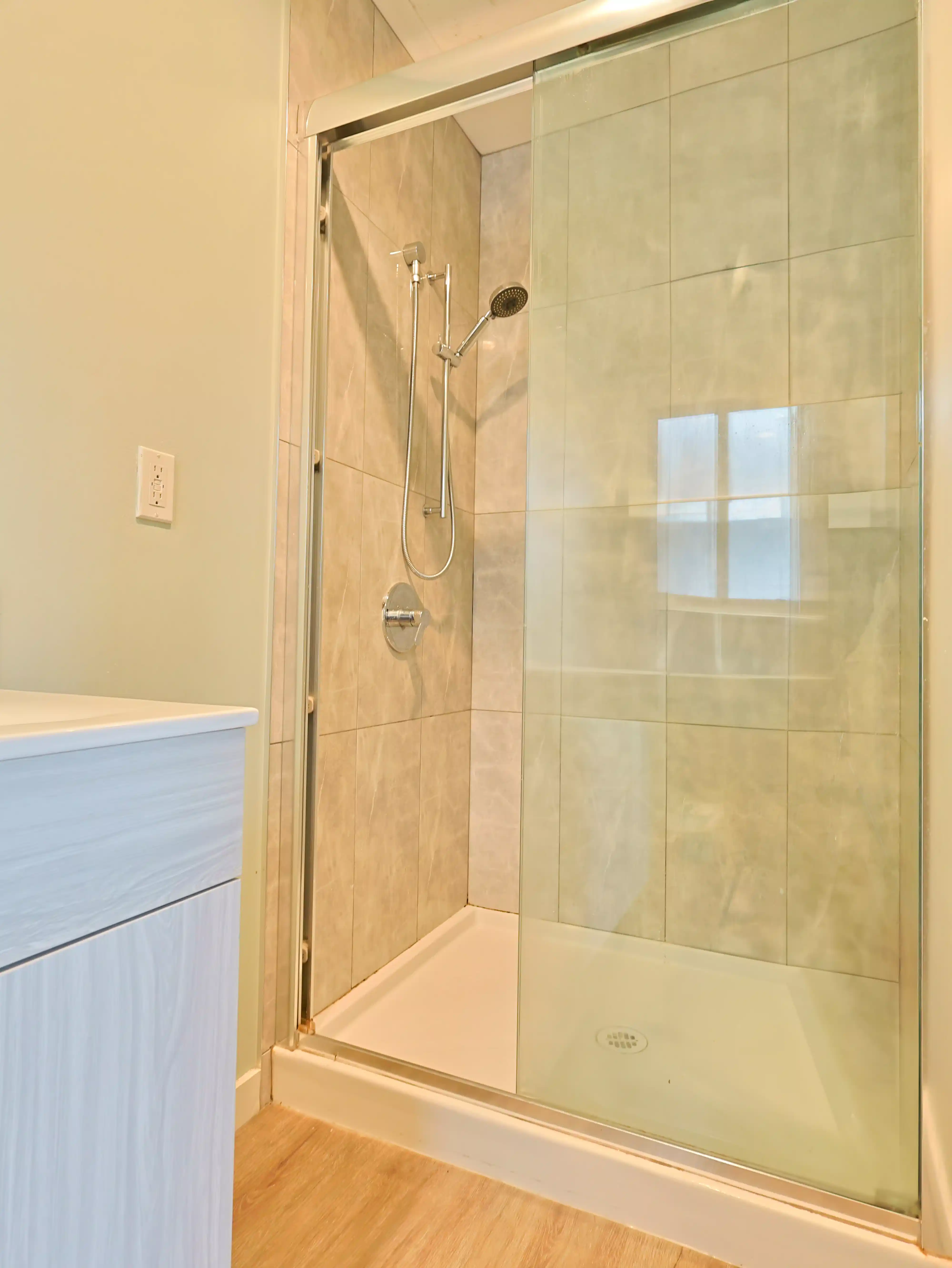 Amenities?w=400&h=260&fit=crop&q=40&auto=format&trim=auto