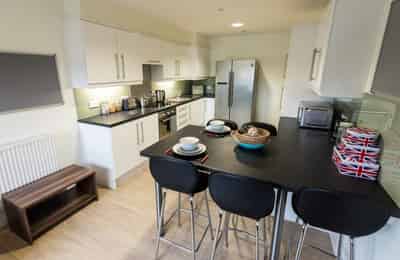 Amenities?w=400&h=260&fit=crop&q=40&auto=format&trim=auto