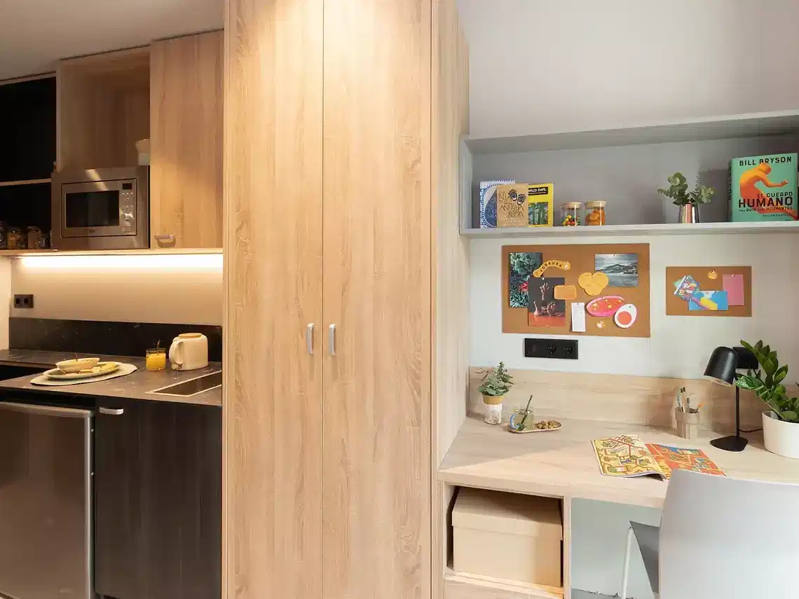 Kitchen?w=400&h=260&fit=crop&q=40&auto=format&trim=auto