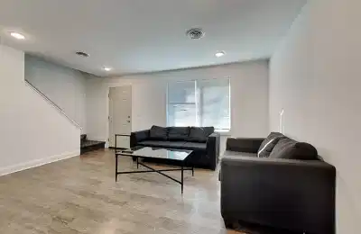 911 S Oak St-H, Champaign - Champaign, Illinois, United States - Common Area