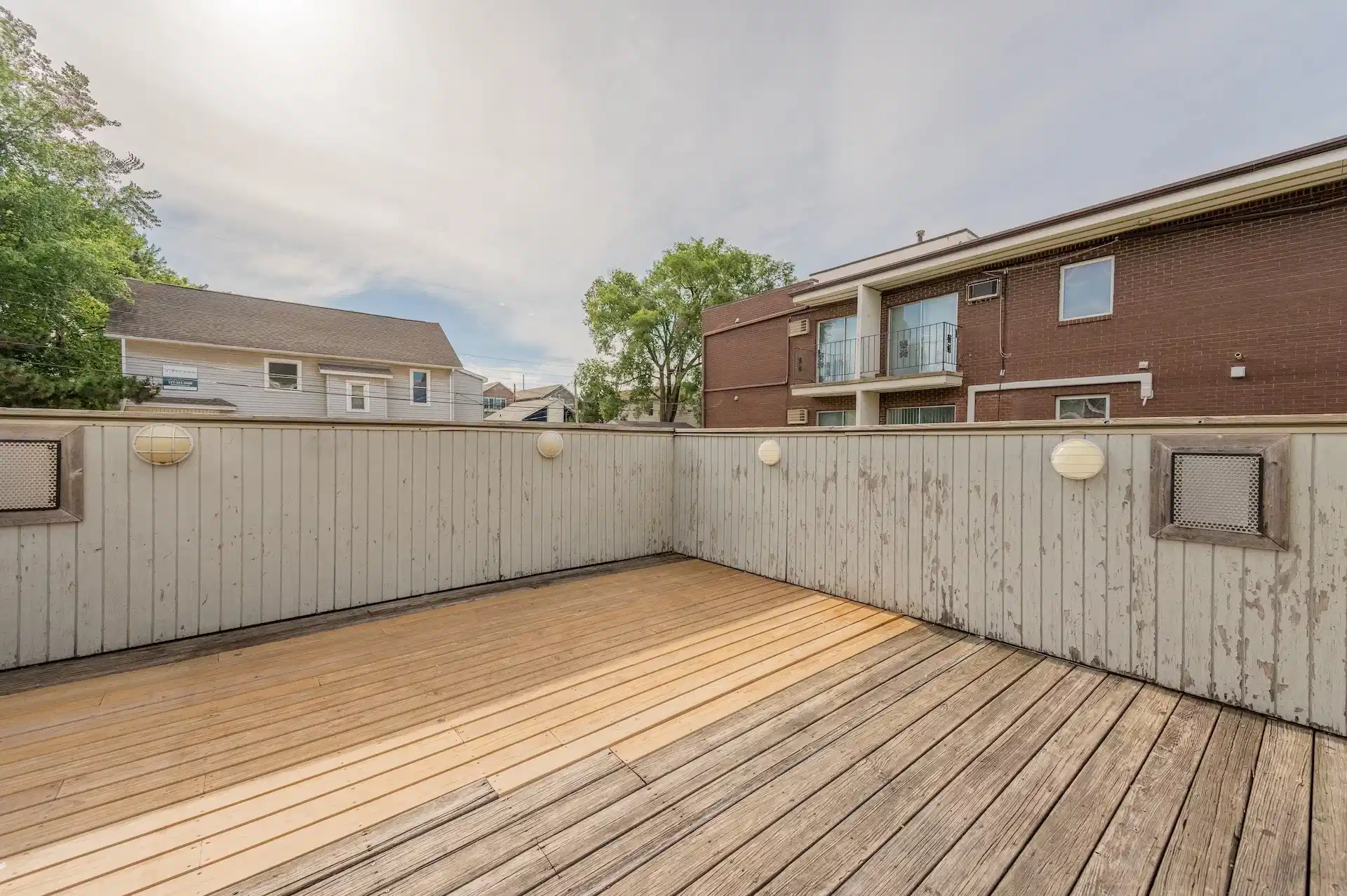 913 S Locust St, Champaign - Champaign, Illinois, United States - Exterior