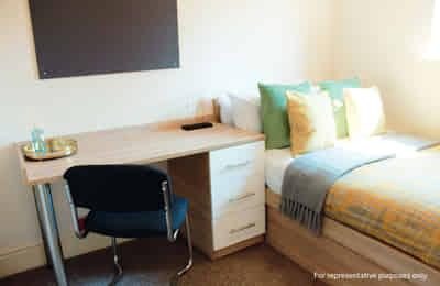 60 Victoria Road, Cambridge - Cambridge, England, United Kingdom - Bedroom