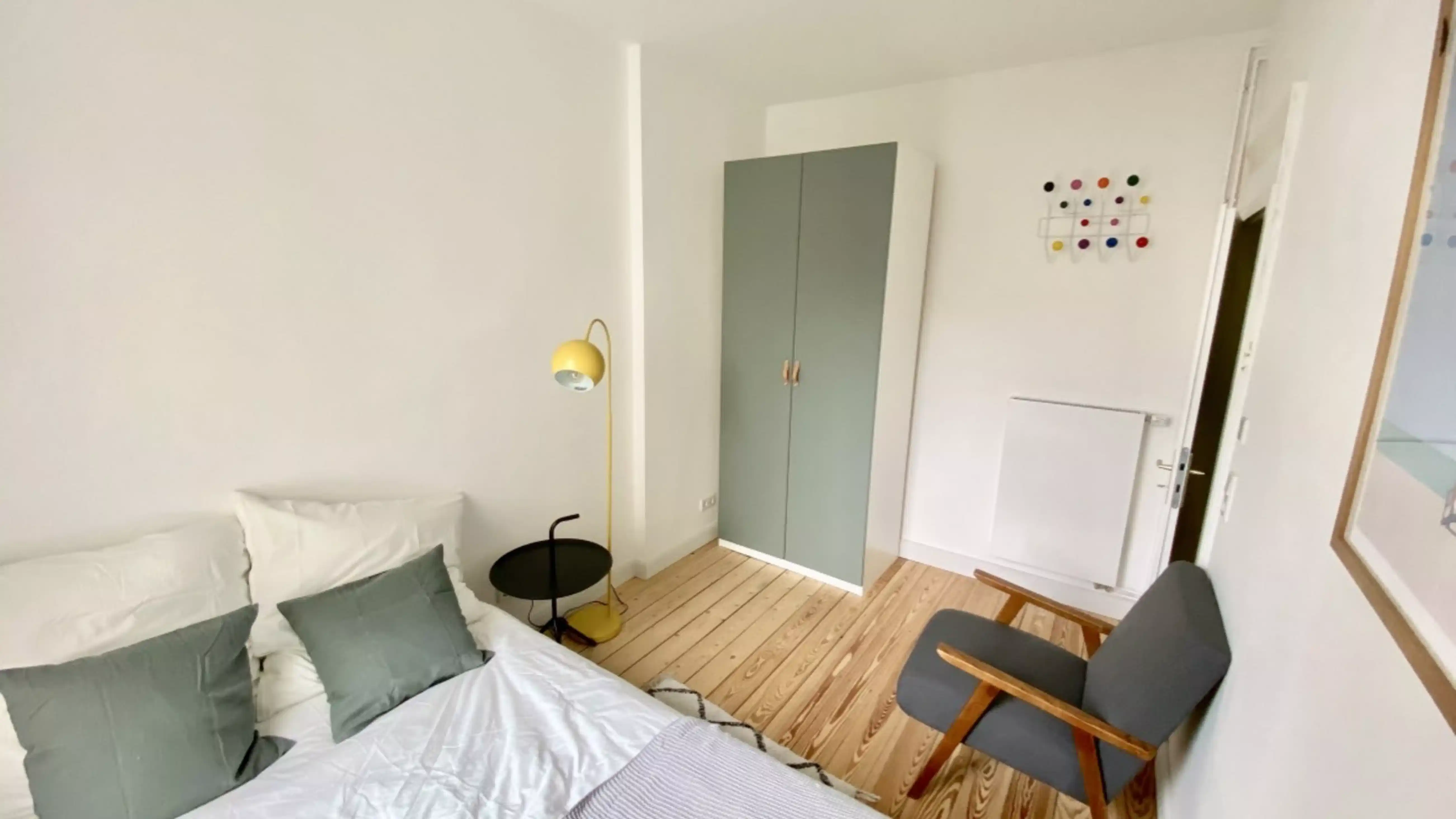 Kitchen?w=400&h=260&fit=crop&q=40&auto=format&trim=auto