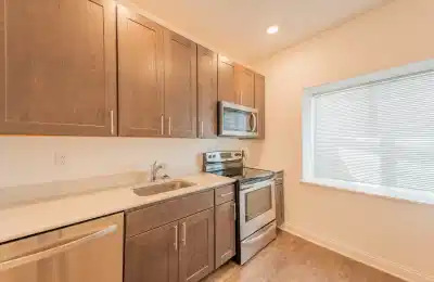 808 S 1st St-201, Champaign - Champaign, Illinois, United States - Kitchen