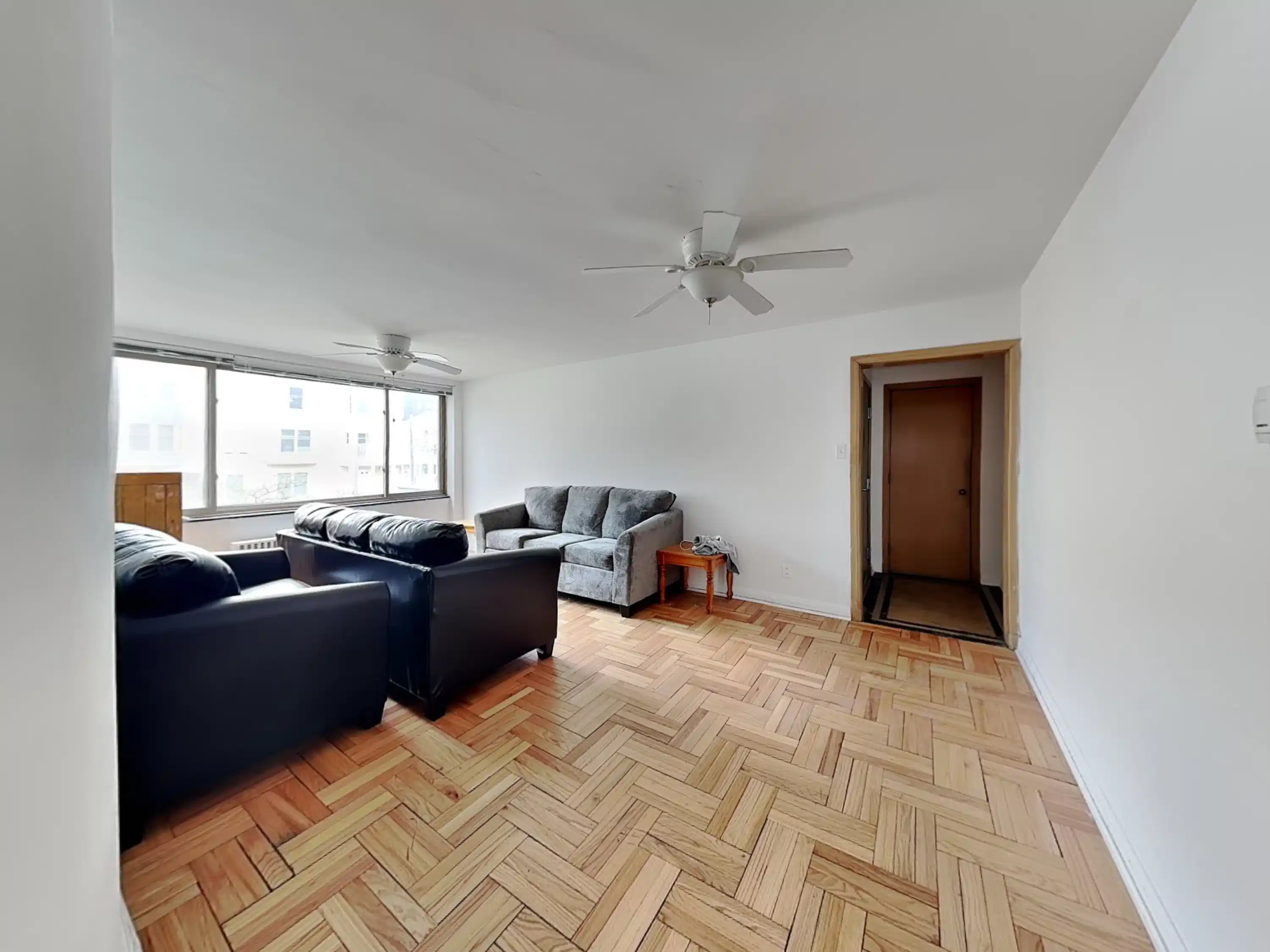 Kitchen?w=400&h=260&fit=crop&q=40&auto=format&trim=auto