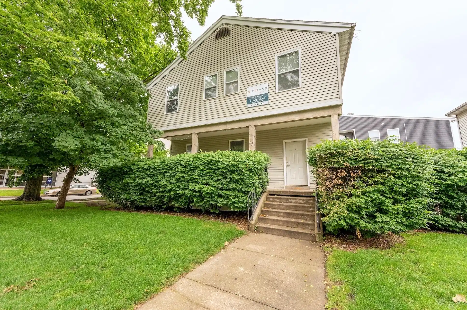 ?w=400&h=260&fit=crop&q=40&auto=format&trim=auto