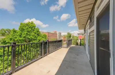 39 E Chalmers St, Champaign - Champaign, Illinois, United States - Exterior