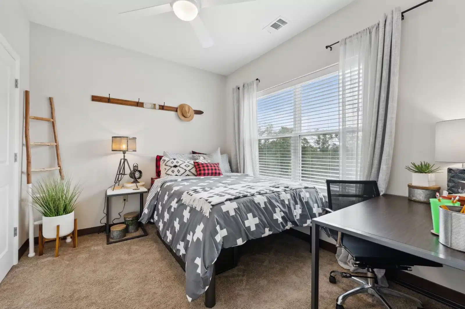 The Jordan 2x2 Corner - 2 Bed 2 Bath - Bedroom