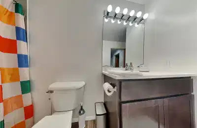 903 S First St-213, Champaign - Champaign, Illinois, United States - Bathroom