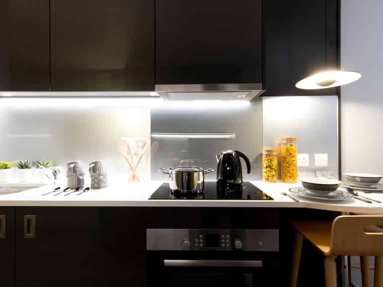 Common Area?w=400&h=260&fit=crop&q=40&auto=format&trim=auto