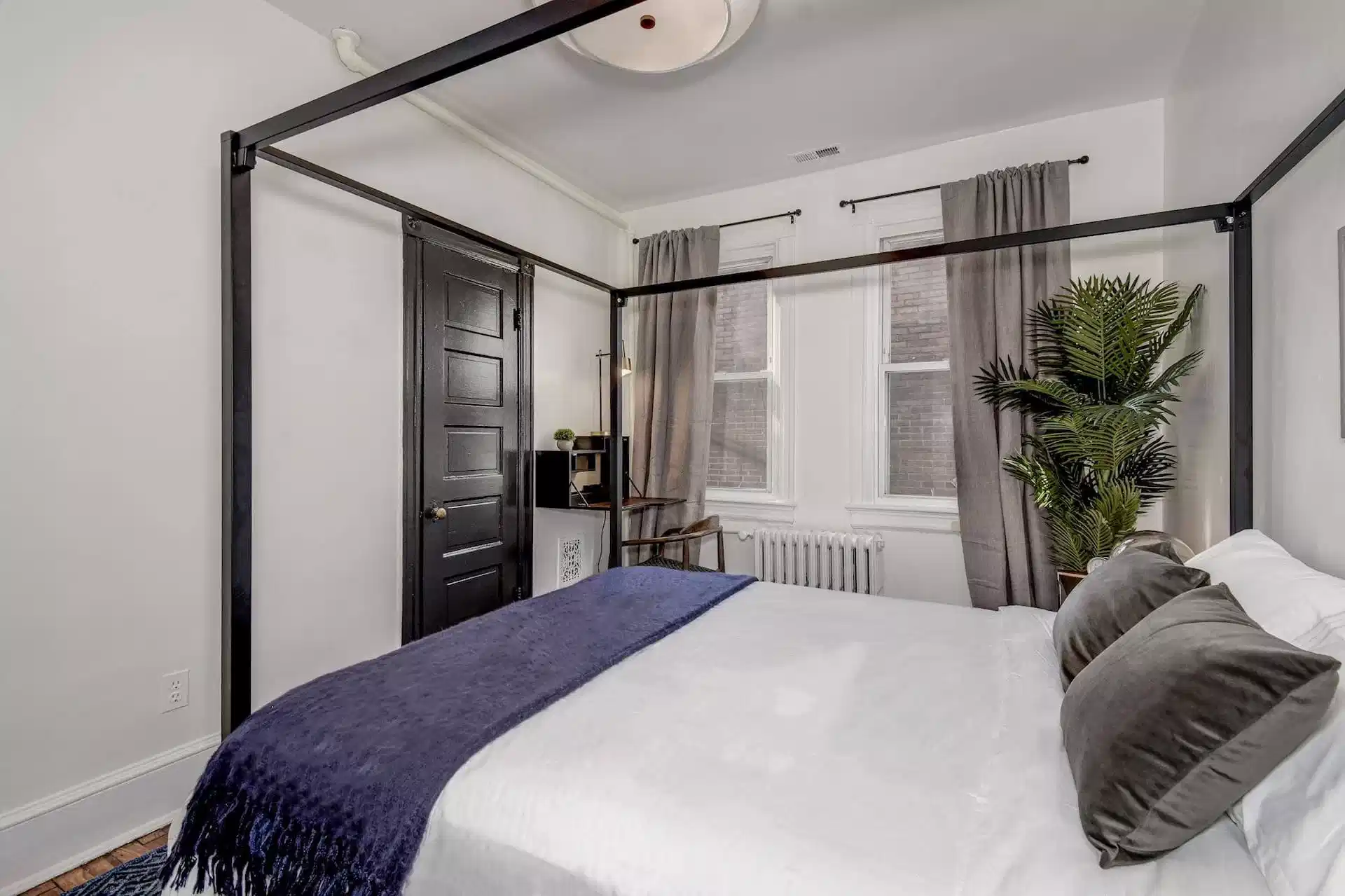 Kitchen?w=400&h=260&fit=crop&q=40&auto=format&trim=auto