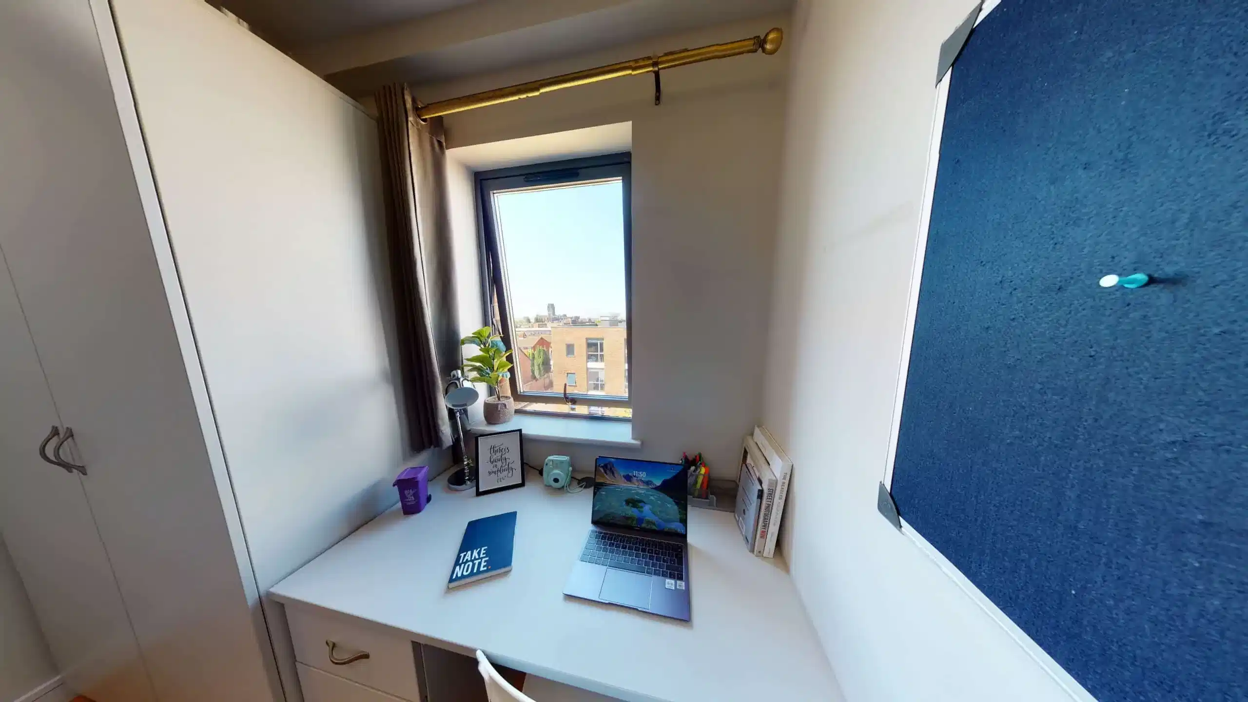 Amenities?w=400&h=260&fit=crop&q=40&auto=format&trim=auto