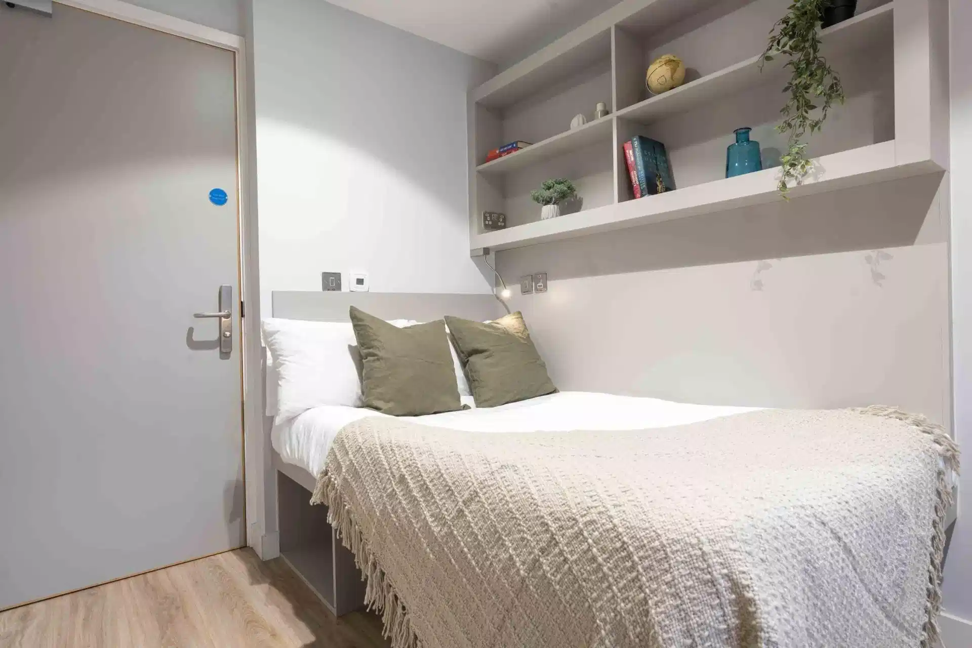 Galway Central, Galway  - Galway, Ireland - Bronze En Suite  - Bedroom