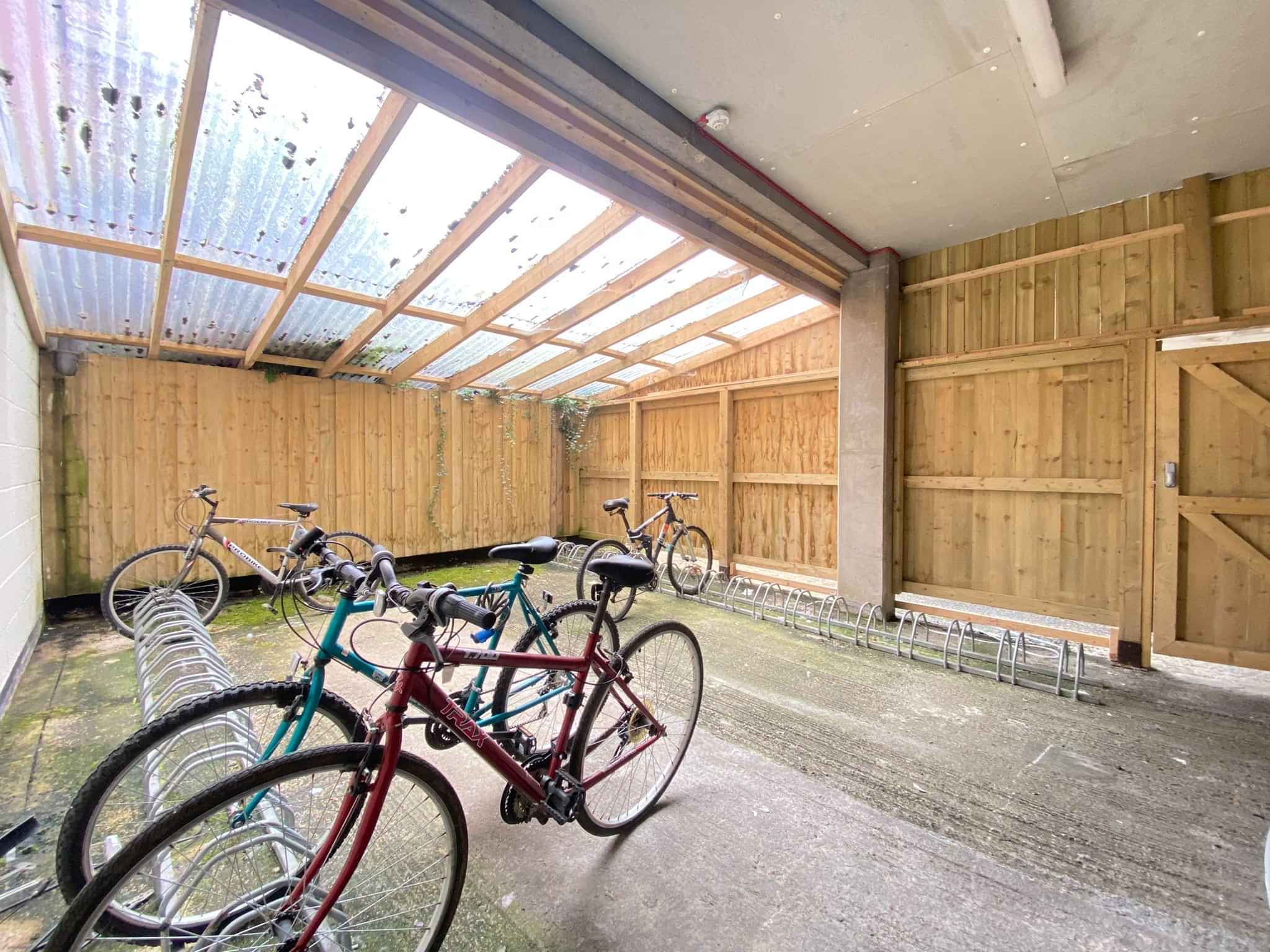 London House, High Wycombe - High Wycombe, England, United Kingdom - Amenities