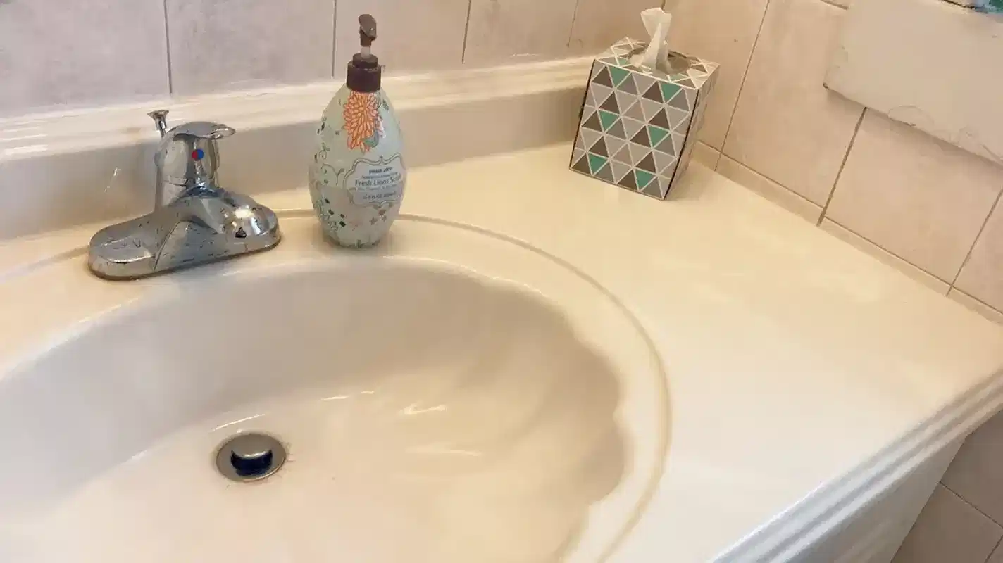 Exterior?w=400&h=260&fit=crop&q=40&auto=format&trim=auto