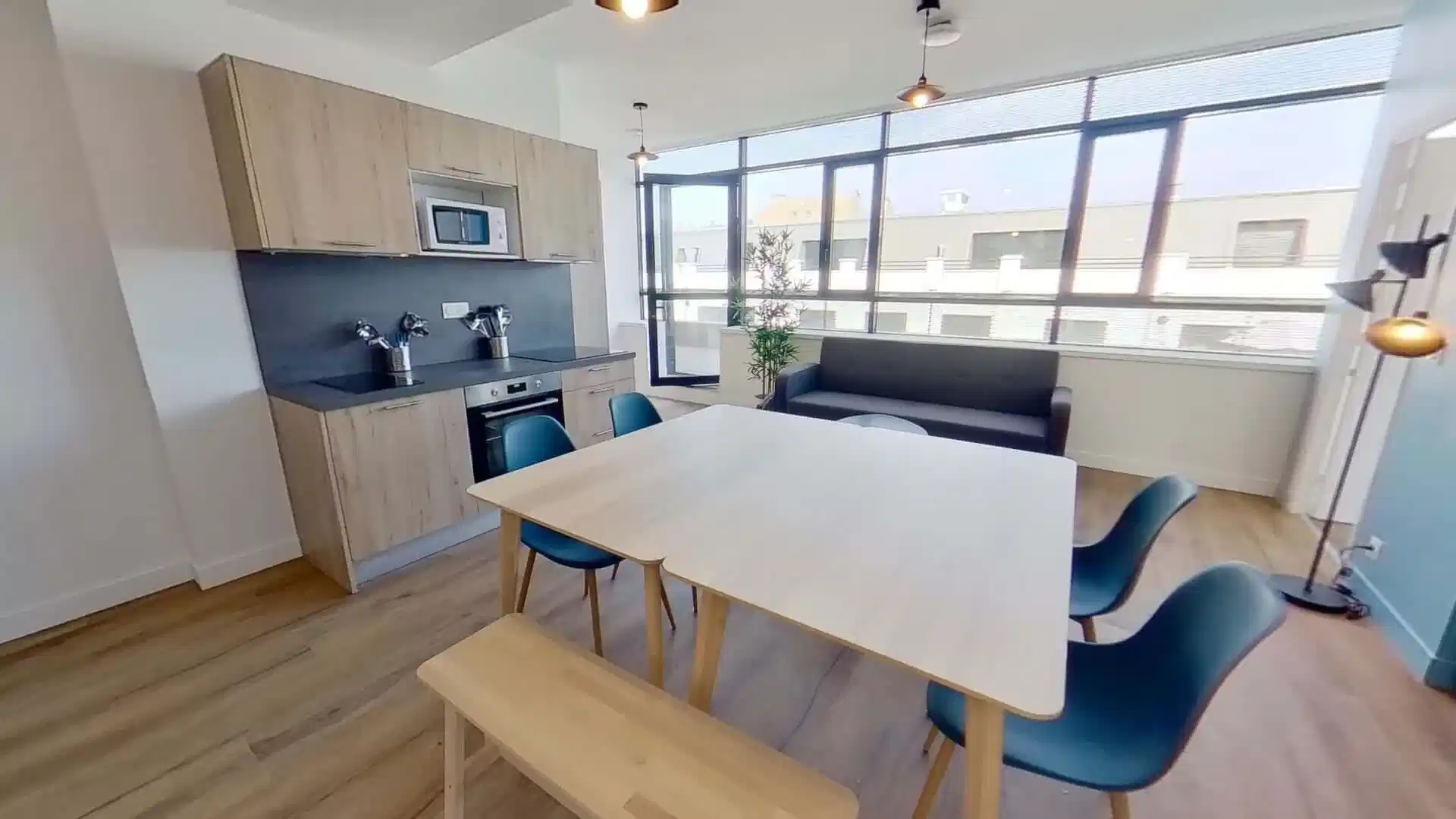 Avenue Sainte-Anne, Paris - Paris, France - Kitchen