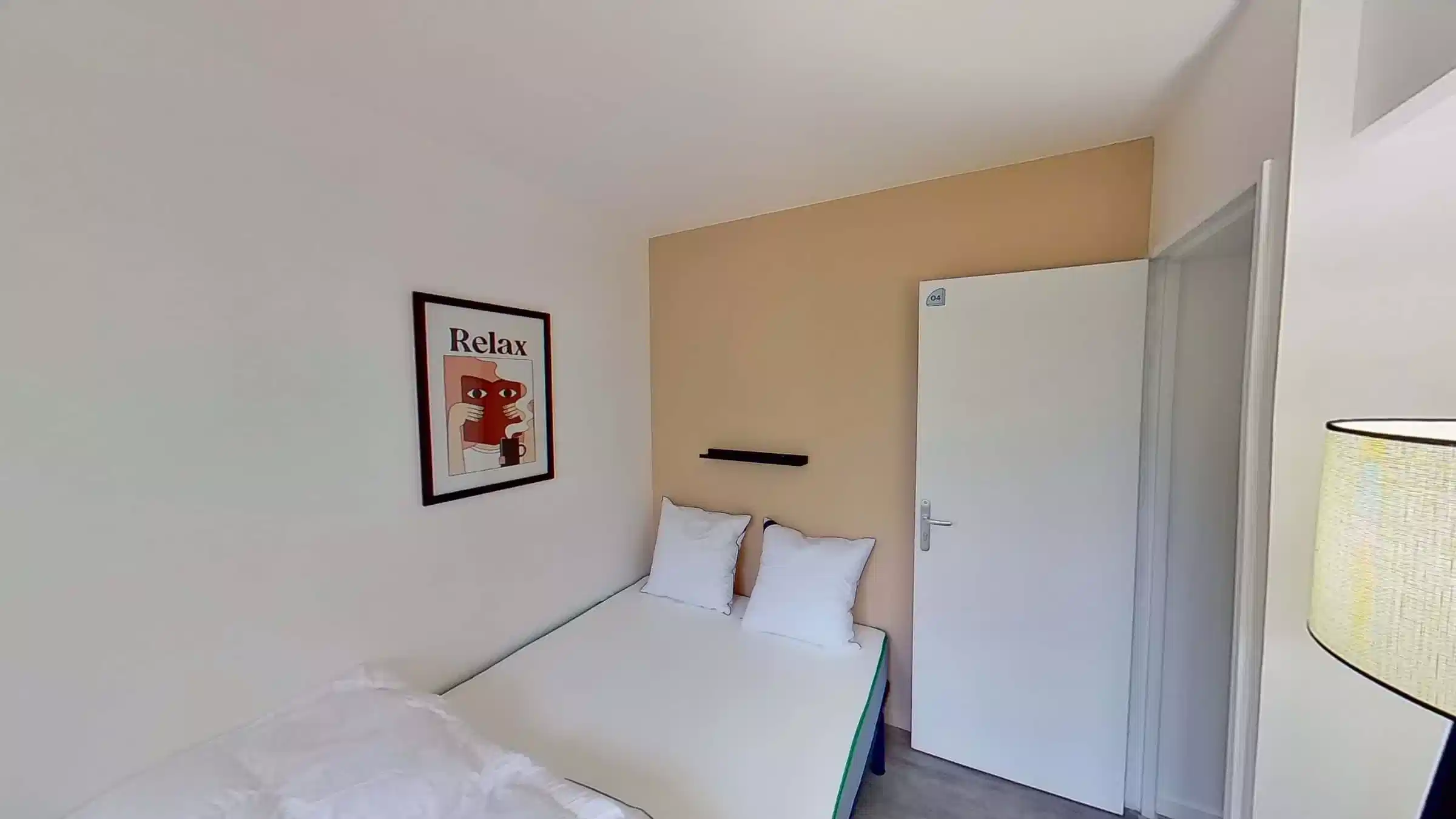 Amenities?w=400&h=260&fit=crop&q=40&auto=format&trim=auto