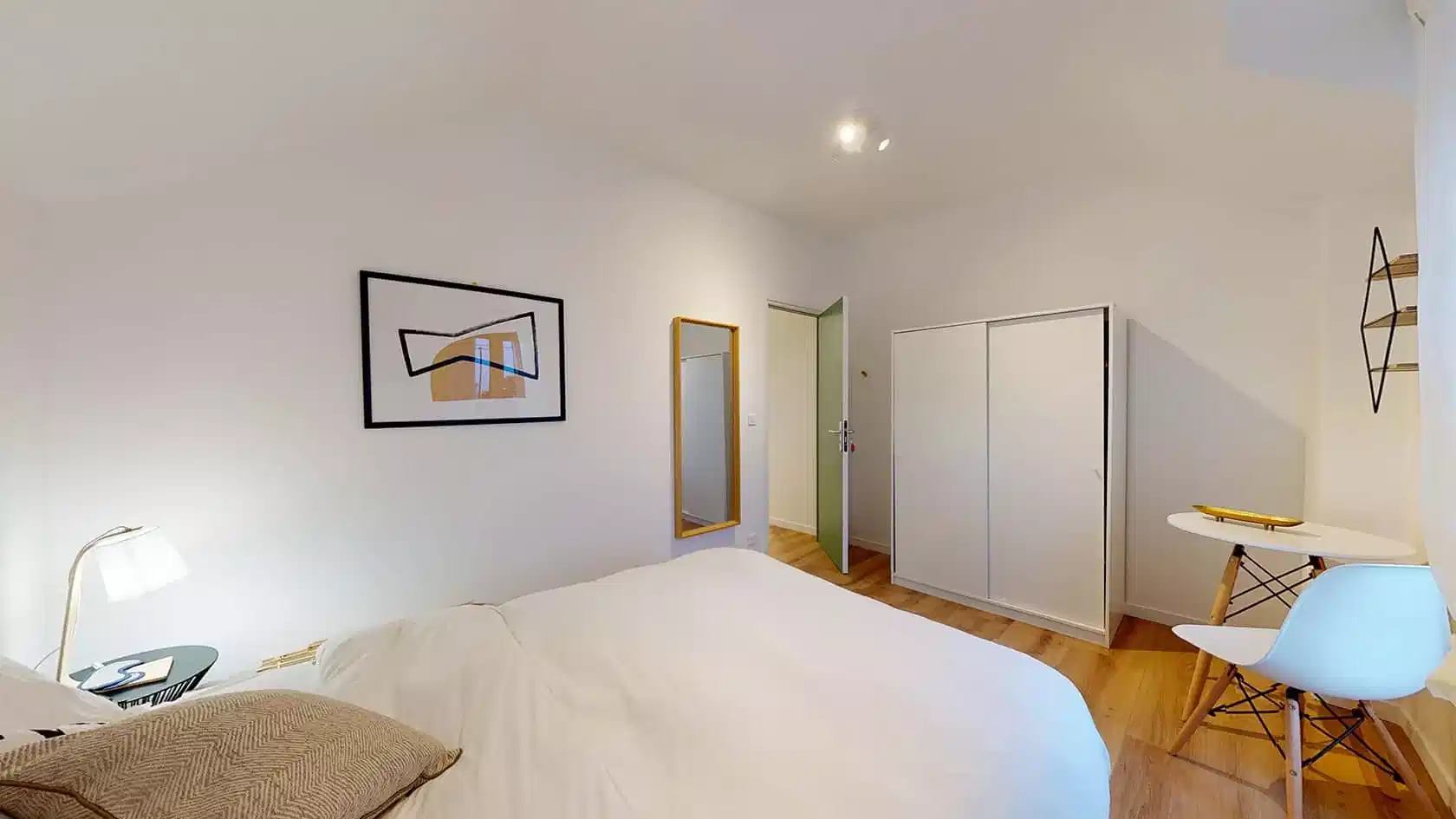 Common Area?w=400&h=260&fit=crop&q=40&auto=format&trim=auto