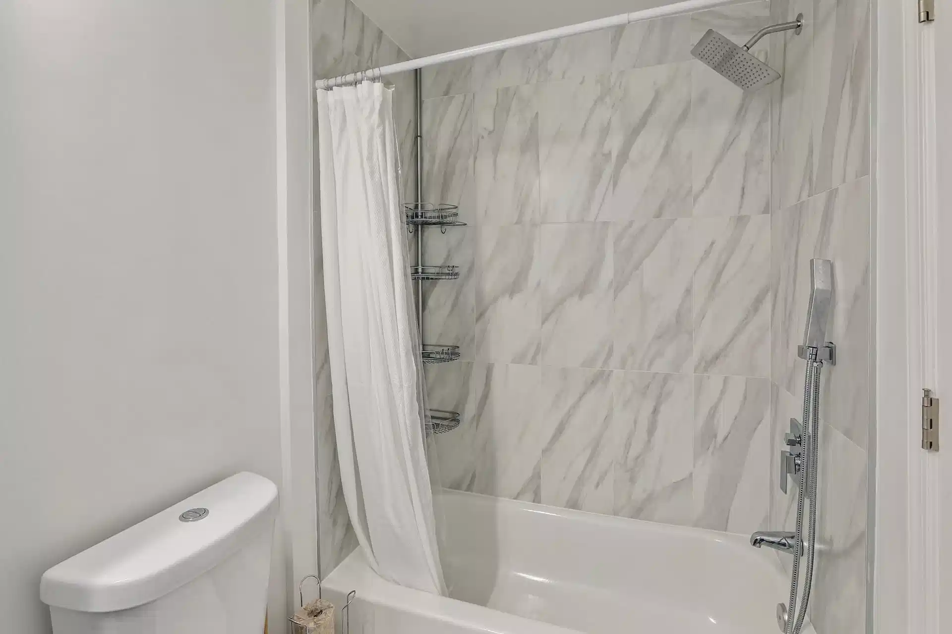 Amenities?w=400&h=260&fit=crop&q=40&auto=format&trim=auto