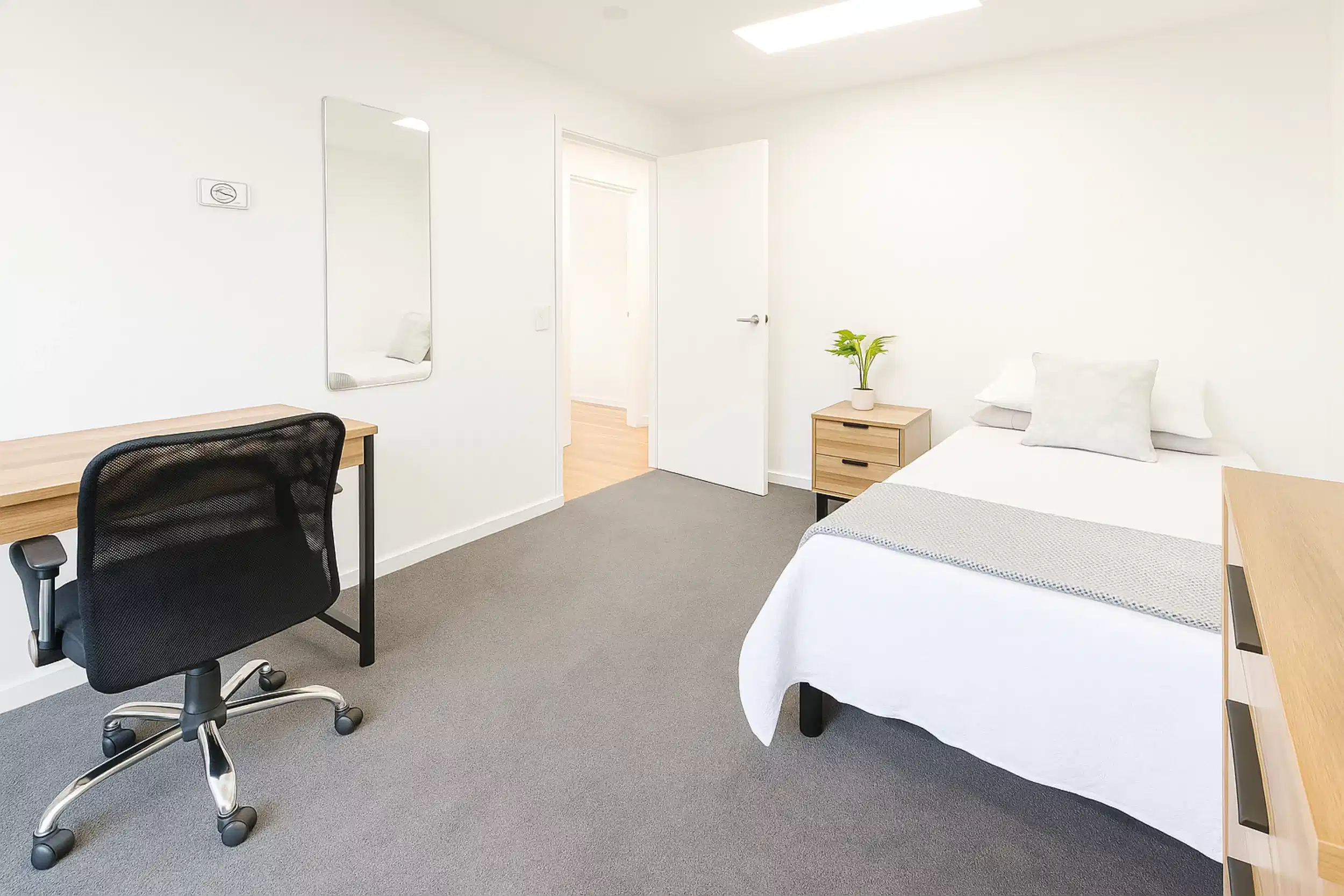 Room 4 - Large Single Room