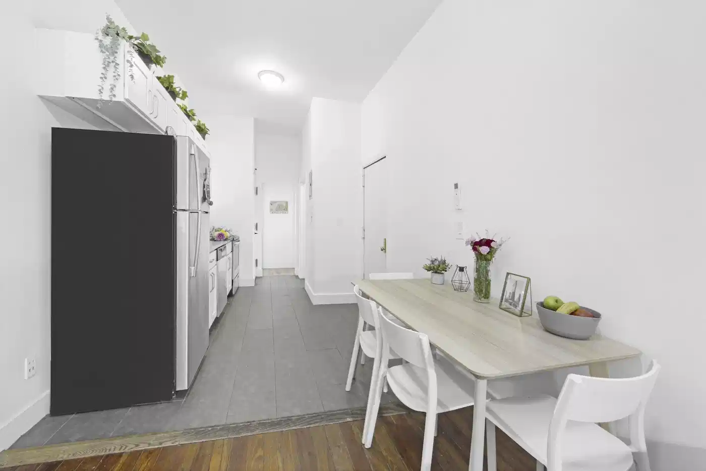 Common Area?w=400&h=260&fit=crop&q=40&auto=format&trim=auto