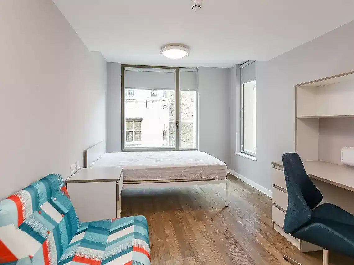 7 Bed Cluster - Bedroom