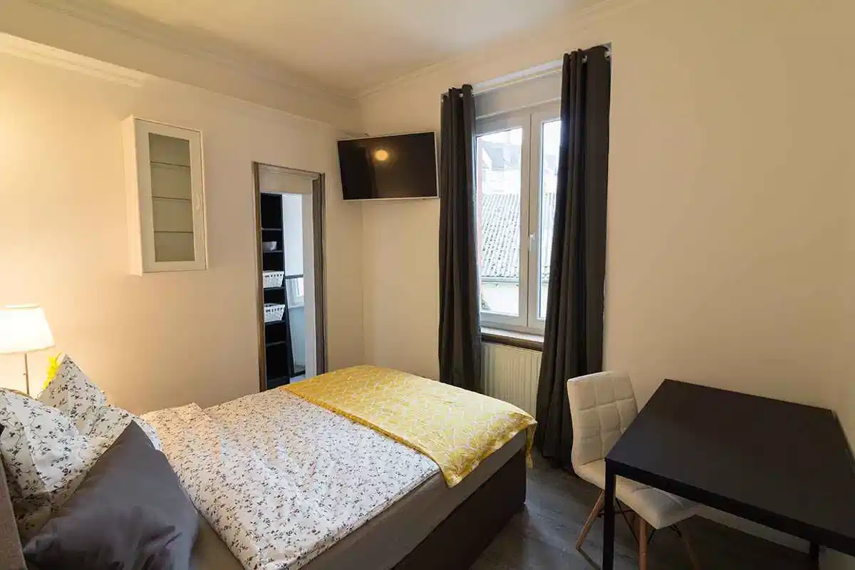 Private Room (12.6 Sqm) - Bedroom?w=400&h=260&fit=crop&q=40&auto=format&trim=auto