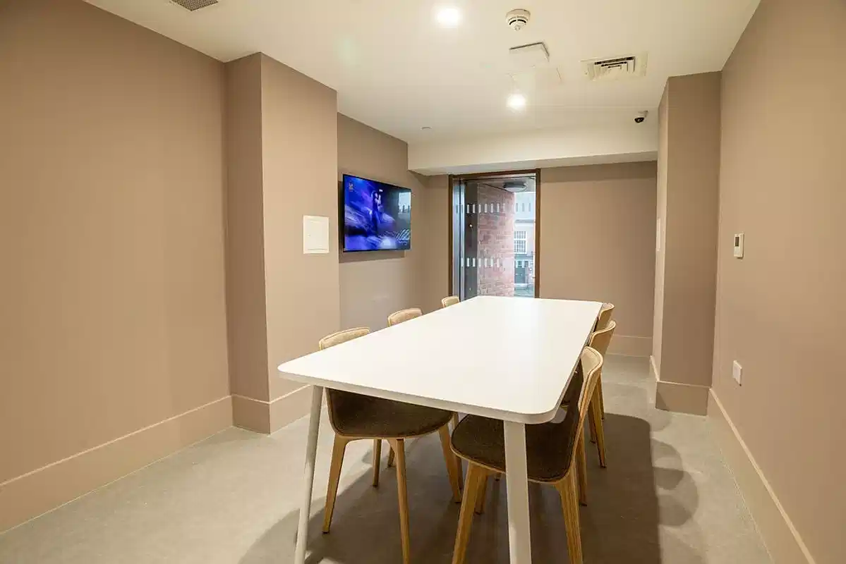 Yugo Crown Place, Birmingham  image 10